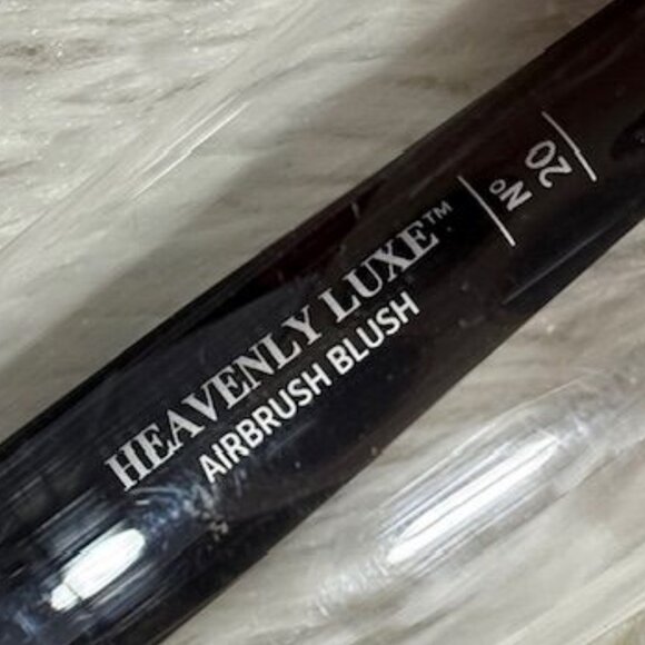 IT Cosmetics Heavenly Luxe Airbrush Blush No 20 + Golden Bronze Brush Case Set - Picture 4 of 14